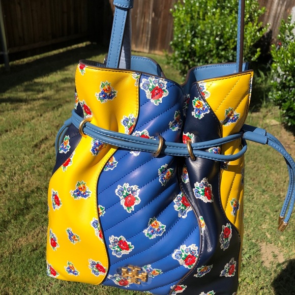 kira chevron floral patchwork bucket bolsa